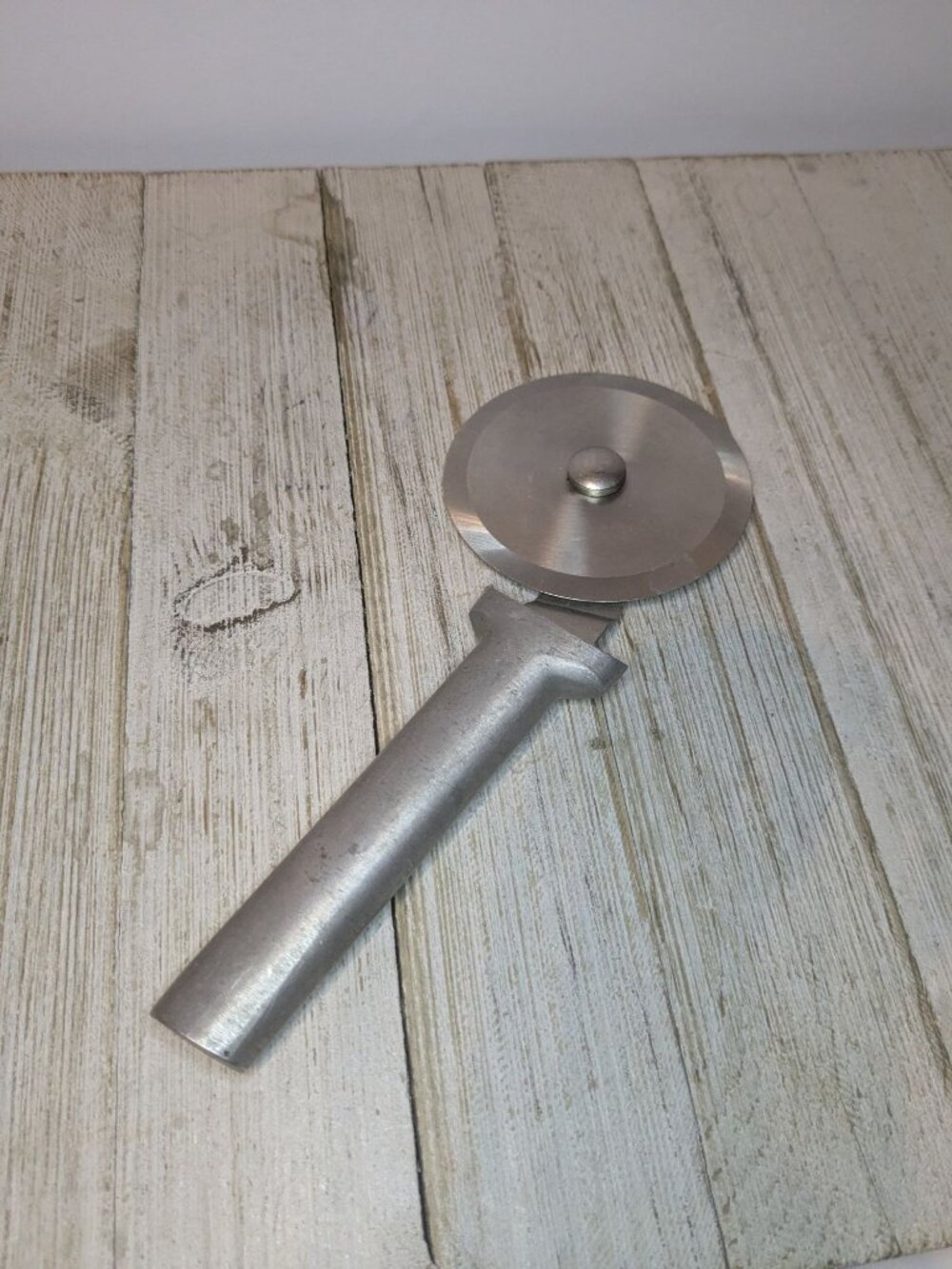 Rada Stainless Steel Pizza Cutter With Ergonomic Handle